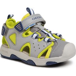Sandały GEOX - B S.Multy B. A B020FA 0FE14 C1172 S Grey/Lime Green. Szare sandały chłopięce Geox, ze skóry ekologicznej, bez zapięcia. Za 239,00 zł.