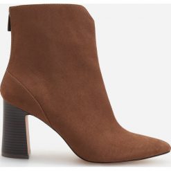 Botki na wysokim obcasie - Brązowy. Pomarańczowe botki damskie Reserved, na wysokim obcasie, bez zapięcia. Za 199,99 zł.