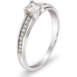 Wspaniały Pierścionek Białe Złoto - złoto białe 585, Brylant 0,19ct,brylant 0,08ct. Żółte pierścionki damskie marki W.KRUK, z brylantem, złote. Za 3590,00 zł.