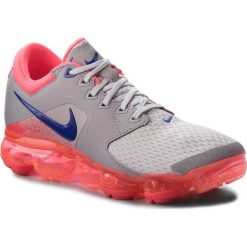 Buty NIKE - Air Vapormax AH9045 008 Vast Grey/Ultramarine. Szare buty sportowe damskie Nike, bez wzorów, ze skóry ekologicznej, sportowe, do biegania. W wyprzedaży za 559,00 zł.