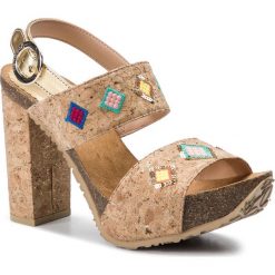 Sandały DESIGUAL - Carioca Diamond 19SSHF07 1024. Pomarańczowe klapki damskie Desigual, bez wzorów, ze skóry ekologicznej, bez obcasa, na obcasie. W wyprzedaży za 349,00 zł.