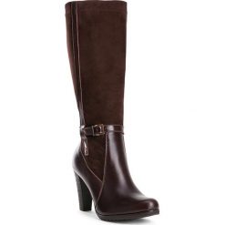 Buty damskie. Pomarańczowe kozaki damskie Wittchen, na zimę, ze skóry, bez obcasa, bez zapięcia. W wyprzedaży za 399,90 zł.