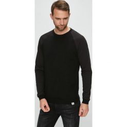 Jack & Jones - Sweter. Czarne swetry klasyczne męskie Jack & Jones, l, z bawełny, z okrągłym kołnierzem. W wyprzedaży za 139,90 zł.