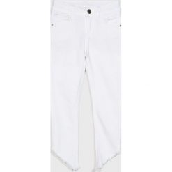 Guess Jeans - Spodnie dziecięce 118-175 cm. Białe spodnie dziewczęce Guess Jeans, z aplikacjami, z elastanu, casualowe. W wyprzedaży za 139,90 zł.