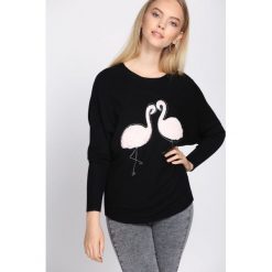 Czarny Sweter Withstand. Czarne swetry klasyczne damskie marki Born2be, xl, z aplikacjami, z dekoltem w łódkę. Za 59,99 zł.