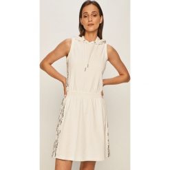 Armani Exchange - Sukienka. Czarne sukienki damskie Armani Exchange, na co dzień, s, z nadrukiem, z bawełny, casualowe, z kapturem, bez rękawów, mini, proste. Za 559,90 zł.