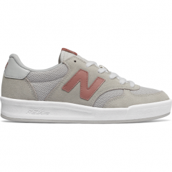 New Balance WRT300RP. Szare trampki i tenisówki damskie marki New Balance, bez wzorów, z gumy, bez zapięcia. W wyprzedaży za 149,99 zł.