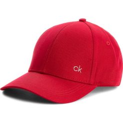 Czapka CALVIN KLEIN - Ck Metallic Baseball K40K400186 627. Czerwone czapki damskie Calvin Klein, z bawełny. Za 129,00 zł.