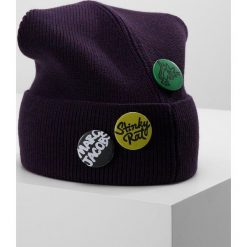 Marc Jacobs Czapka purple. Fioletowe czapki męskie marki Marc Jacobs, bez wzorów, z poliesteru. W wyprzedaży za 427,05 zł.