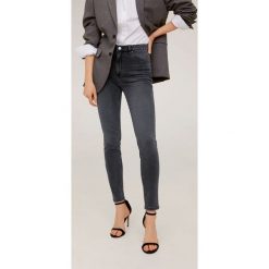 Mango - Jeansy Noa. Szare jeansy damskie Mango, z podwyższonym stanem. W wyprzedaży za 69,90 zł.