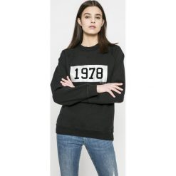 Calvin Klein Jeans - Bluza. Czarne bluzy damskie Calvin Klein Jeans, s, z nadrukiem, z bawełny, bez rękawów, bez kaptura. W wyprzedaży za 239,90 zł.