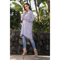 Kolorowy sweter oversize SARAH. Szare kardigany damskie marki Lemoniade, w kolorowe wzory, ze splotem. Za 149,90 zł.