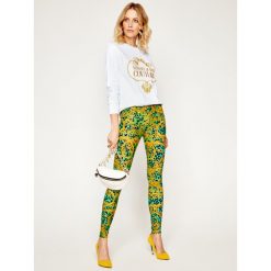 Legginsy Versace Jeans Couture D5HVA162. Spodnie damskie Versace Jeans Couture, bez wzorów, z elastanu. W wyprzedaży za 479,00 zł.