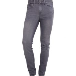 Wåven ERLING Jeans Skinny Fit charcoal grey. Szare jeansy męskie relaxed fit marki Wåven. W wyprzedaży za 139,30 zł.