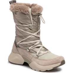 Śniegowce TAMARIS - 1-26481-23 Antelope Comb 399. Brązowe kozaki damskie Tamaris, na zimę, z zamszu, bez obcasa, bez zapięcia. W wyprzedaży za 279,00 zł.