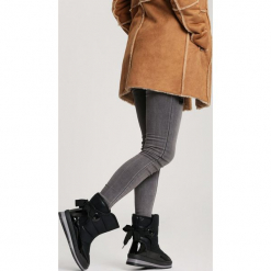 Czarne Śniegowce Make Love. Czarne buty zimowe damskie Inny, z materiału. Za 109,99 zł.
