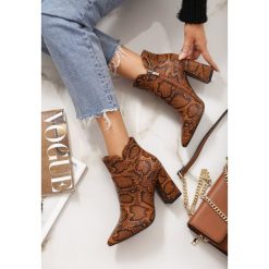 Camelowe Botki Stechford. Brązowe botki damskie Renee, bez obcasa, na obcasie, bez zapięcia. Za 149,99 zł.