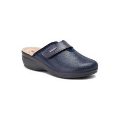 INBLU BJ321Y02. Czerwone kapcie damskie Inblu, ze skóry ekologicznej. Za 69,99 zł.