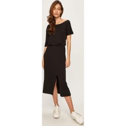 Answear - Sukienka. Czarne sukienki damskie ANSWEAR, s, bez wzorów, z elastanu, bez kołnierzyka, z krótkim rękawem, krótkie, mini, rozkloszowane. W wyprzedaży za 49,90 zł.