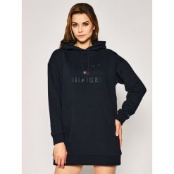 Sukienka dzianinowa TOMMY HILFIGER Robe WW0WW27940. Czarne sukienki damskie TOMMY HILFIGER, s, bez wzorów, z bawełny, bez kołnierzyka, bez rękawów. W wyprzedaży za 449,00 zł.
