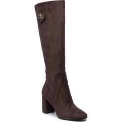 Kozaki GUESS - Caela FL8CAE ESU11 DBROWN. Pomarańczowe kozaki damskie Guess, ze skóry ekologicznej, bez obcasa, bez zapięcia. W wyprzedaży za 459,00 zł.