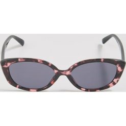 Okulary przeciwsłoneczne cat eye - Wielobarwny. Okulary przeciwsłoneczne damskie Sinsay. Za 14,99 zł.