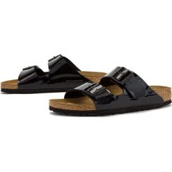 Birkenstock Arizona 1005292. Klapki damskie Birkenstock, bez wzorów, ze skóry, bez obcasa. W wyprzedaży za 229,99 zł.