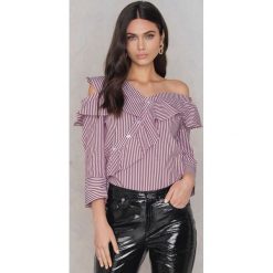 Paski damskie: Hot & Delicious Top w paski z odkrytym ramieniem – White,Red