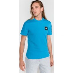 Adidas Performance ID 3-Stripes Koszulka Niebieski. Niebieskie podkoszulki męskie adidas Performance, s, z nadrukiem, z bawełny, z krótkim rękawem. Za 154,95 zł.