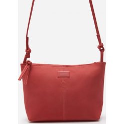 Torebka basic - Czerwony. Czerwone torebki klasyczne damskie House, bez wzorów, bez dodatków. Za 49,99 zł.