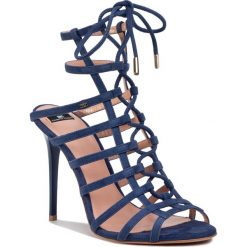 Sandały ELISABETTA FRANCHI - SA-92B-02E2-V559 Blu Capri Y01. Niebieskie klapki damskie Elisabetta Franchi, bez wzorów, ze skóry, bez obcasa. W wyprzedaży za 1219,00 zł.