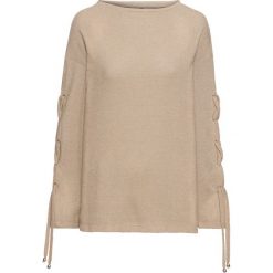 Sweter ze sznurowaniem na rękawach bonprix latte macchiato. Brązowe swetry klasyczne damskie bonprix, ze sznurowanym dekoltem. Za 99,99 zł.