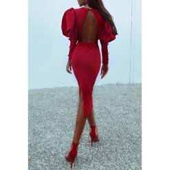 Sukienka RAFAELA RED. Czerwone sukienki damskie Sukienka RAFAELA RED, s, bez wzorów, eleganckie, bez kołnierzyka, z krótkim rękawem, krótkie, mini. W wyprzedaży za 109,00 zł.
