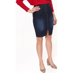 Spódnica jeansowa. Spódniczki damskie Top Secret, na co dzień, na jesień, bez wzorów, z jeansu, klasyczne, midi. W wyprzedaży za 49,99 zł.