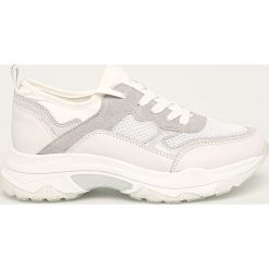 Marco Tozzi - Buty. Białe buty sportowe damskie Marco Tozzi, ze skóry. W wyprzedaży za 199,90 zł.