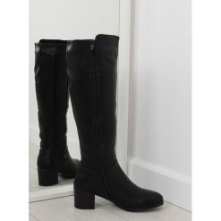Kozaki na niskim obcasie czarne SG-206 Black. Czarne kozaki damskie ButyModne, na co dzień, ze skóry ekologicznej, na niskim obcasie, na obcasie, na zamek. W wyprzedaży za 119,00 zł.
