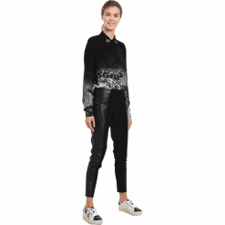 Desigual Spodnie damskie Pant Londres Negro 18WWPW10 (rozmiar L). Jeansy damskie Desigual, l, z jeansu. W wyprzedaży za 207,00 zł.