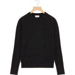 Sweter wełniany w kolorze czarnym. Czarne swetry damskie Rodier, z wełny, klasyczne. W wyprzedaży za 139,95 zł.