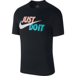 Koszulka Nike NSW Just Do It Swoosh (AR5002-063). Czarne koszulki męskie Nike, m, bez wzorów, z bawełny, bez kołnierzyka, bez rękawów. Za 79,99 zł.
