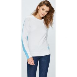 Calvin Klein Jeans - Sweter. Białe swetry klasyczne damskie marki Calvin Klein Jeans, s, z elastanu, z okrągłym kołnierzem. W wyprzedaży za 319,90 zł.