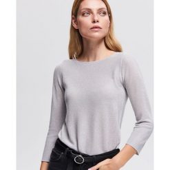 Sweter z błyszczącą nitką - Srebrny. Szare swetry klasyczne damskie Reserved, m. Za 69,99 zł.