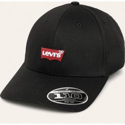 Levi's - Czapka. Czarne czapki damskie Levi's®, bez wzorów, z elastanu. W wyprzedaży za 89,90 zł.