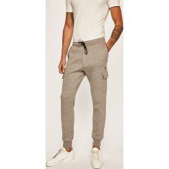 Polo Ralph Lauren - Spodnie. Szare spodnie męskie Polo Ralph Lauren, na co dzień, s, bez wzorów, z bawełny. W wyprzedaży za 449,90 zł.