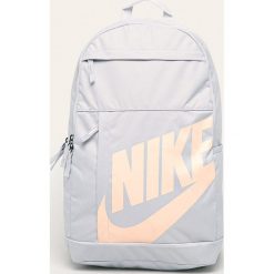 Nike Sportswear - Plecak. Zielone plecaki damskie Nike Sportswear, z nadrukiem, z poliesteru. Za 119,90 zł.