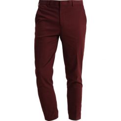 Chinosy męskie: Topman BRAME TAPER Spodnie materiałowe burgundy