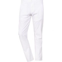 Spodnie męskie: BOSS ATHLEISURE LEEMAN Chinosy white