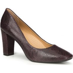 Buty damskie. Czarne czółenka damskie Wittchen, ze skóry. W wyprzedaży za 323,91 zł.