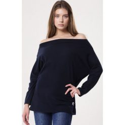 Granatowa Bluzka Overweighing. Szare bluzki damskie marki Born2be, m, bez wzorów, z dzianiny, bez kołnierzyka, z długim rękawem. Za 49,99 zł.