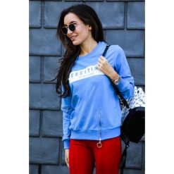 Damska bluza EXCITING BLUE. Niebieskie bluzy sportowe damskie Damska bluza EXCITING BLUE, s, z napisami, z długim rękawem, długie, bez kaptura. W wyprzedaży za 49,00 zł.