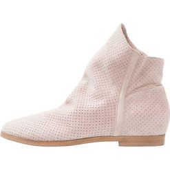 Botki damskie lity: SPM YVIAN Botki blush